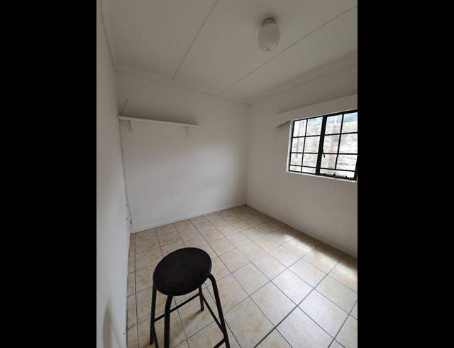 2 BEDROOM PROPERTY TO RENT IN OATLANDS